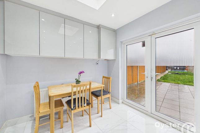 120 Boxtree Lane, Harrow photo 3