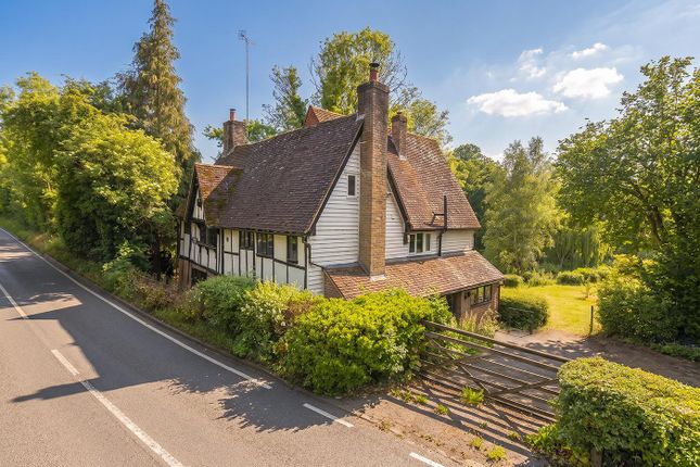 Tainter Mead, Goudhurst Road, Horsmonden photo 2