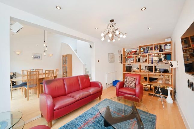 Thumbnail Flat for sale in Victory Place, London