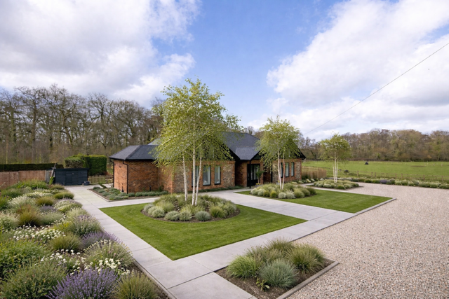 Sulham Stables, Sulham Lane, Pangbourne photo 3