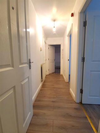 Apartment 11, 417, Bradford Road, Huddersfield photo 4