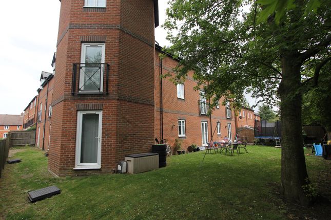 Flat for sale in Chapel Close, Wantage