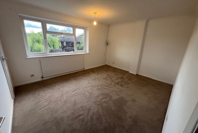 36, Itchen Avenue, Bishopstoke, Eastleigh photo 4