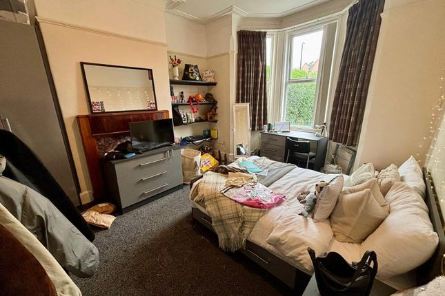 Brudenell Road Hyde Park, Leeds photo 2