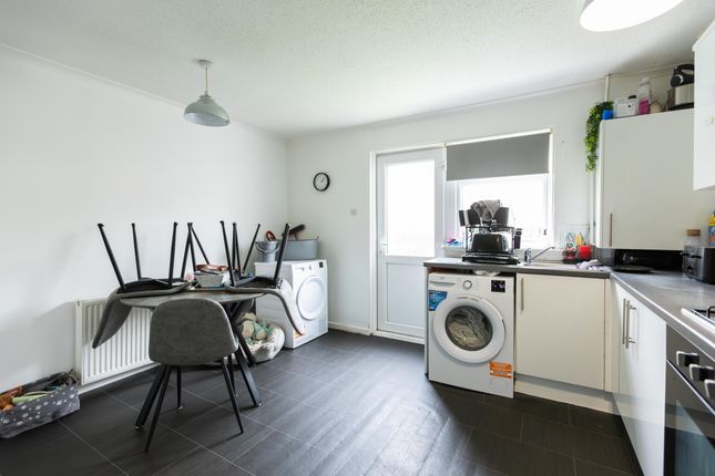 30, Lewis Terrace, Irvine photo 4