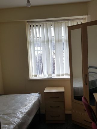 Terraced house to rent in Russell Terrace, Leamington Spa