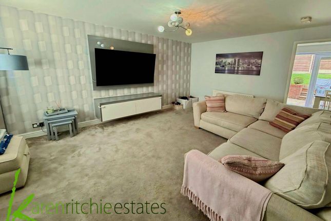 24, Embsay Close, Bolton photo 5