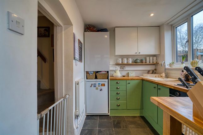 3b, Railway Terrace, Gillingham photo 3