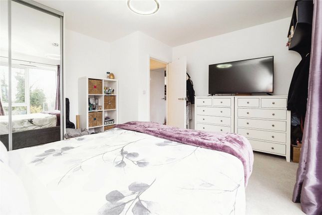 Property for sale in Jackdaw Close, Romford