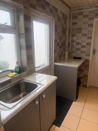 24, Feering Street, Newport photo 4