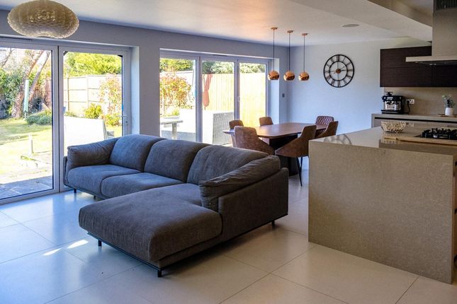 57 Charlwood Drive, Leatherhead photo 4