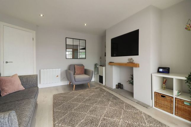 6, Stoneleigh Close, Dinnington photo 4