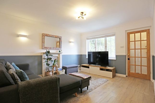 53, Columbine Way, Romford photo 2