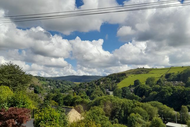 15, Calf Hey Terrace, Todmorden photo 2