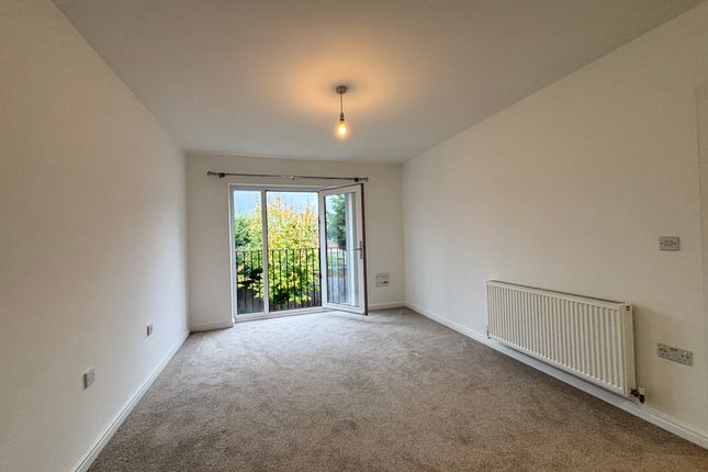 22, Cottams Close, Wigston photo 2