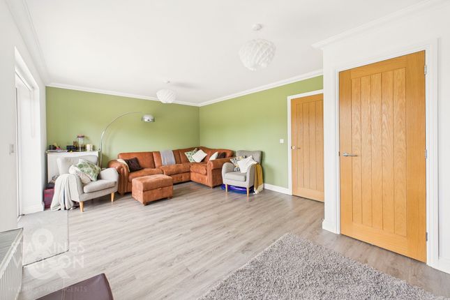 1 Smockmill Close, Norwich photo 3