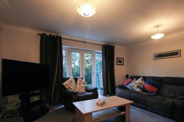 Town house for sale in Earls Lane, Cippenham, Slough