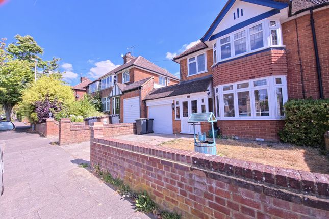 40, Manton Drive, Luton photo 2