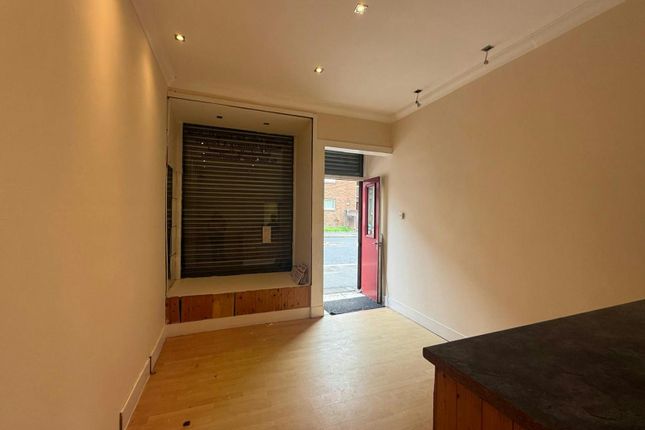 4 Neilston Road, Paisley photo 4