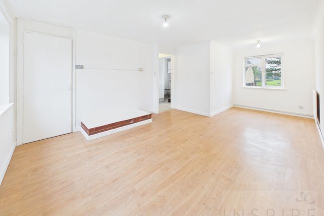 4 Ivory Walk, Crawley photo 2