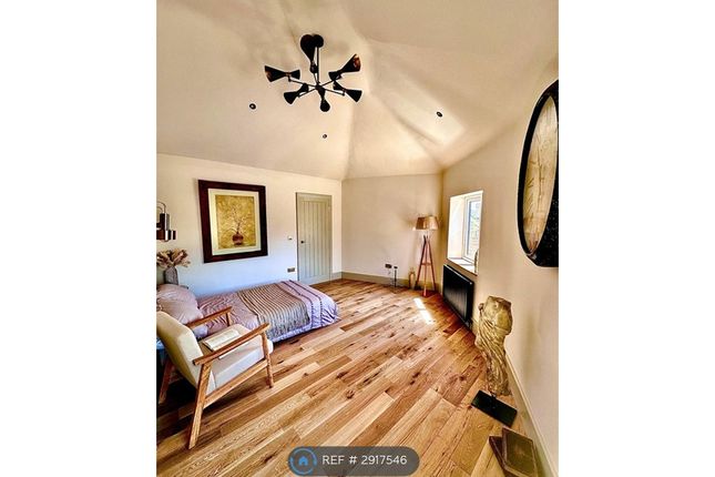 Studio flat on Cranbrook Drive, Luton, £1,100/mo