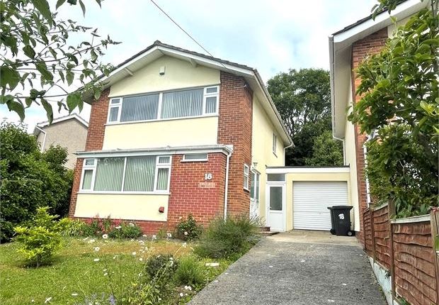 Thumbnail Detached house for sale in Hawthorn Hill, Worle, Weston Super Mare, N Somerset.