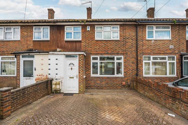 Thumbnail Terraced house for sale in Langley, Berkshire