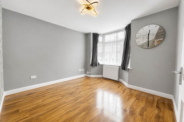 19, Wingate Road, Luton photo 2