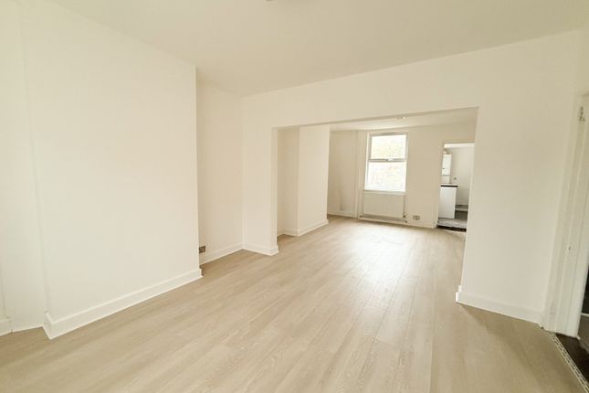 5, Newtown Road, Wellingborough photo 2