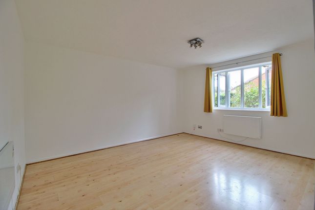 23 Kilmington Close, Bracknell photo 3