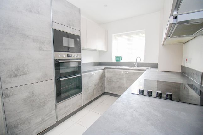 34, Rodin Drive, Harlow photo 4