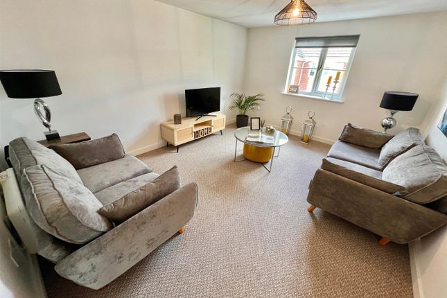 22, Hickory Close, Coventry photo 4