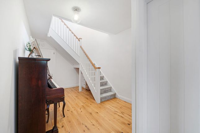 9 Hartwell Close, Bolton photo 4