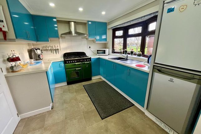 Mobile/park home for sale in The Elms, Mulberry Way, Torksey, Lincoln