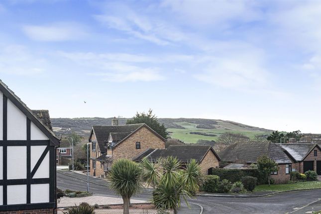 27, Hazeldene, Seaford photo 3