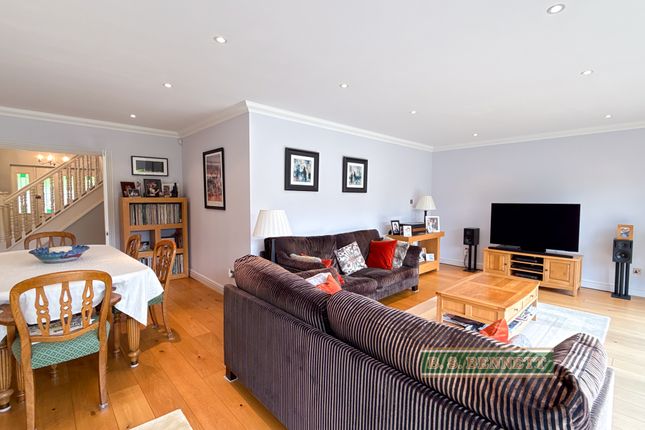 5 St Andrews Close, Wraysbury photo 5