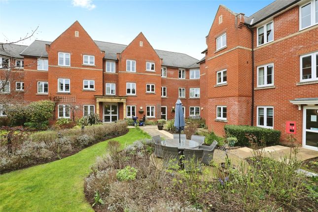 Flat for sale in Foxhall Court, School Lane, Banbury, Oxfordshire