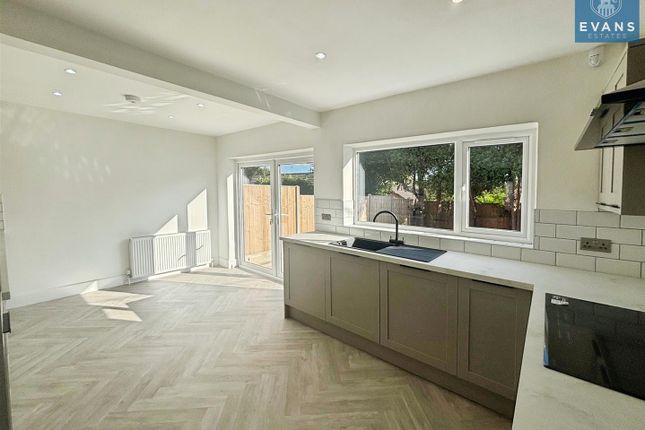 10, Parkville Close, Coventry photo 3