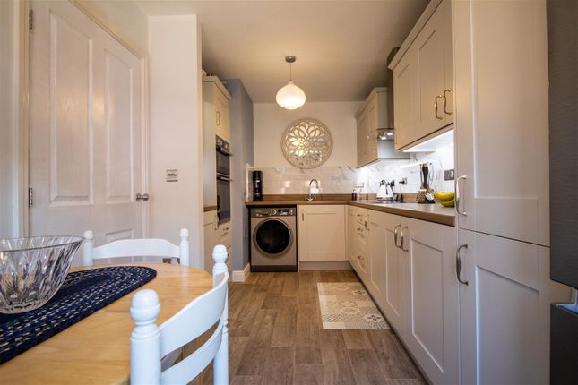 11, Manders Croft, Southam photo 4
