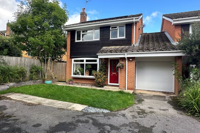 Link-detached house for sale in Pitts Close, Binfield