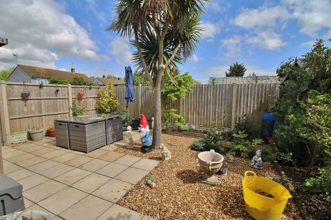 122, Purbrook Way, Havant photo 3