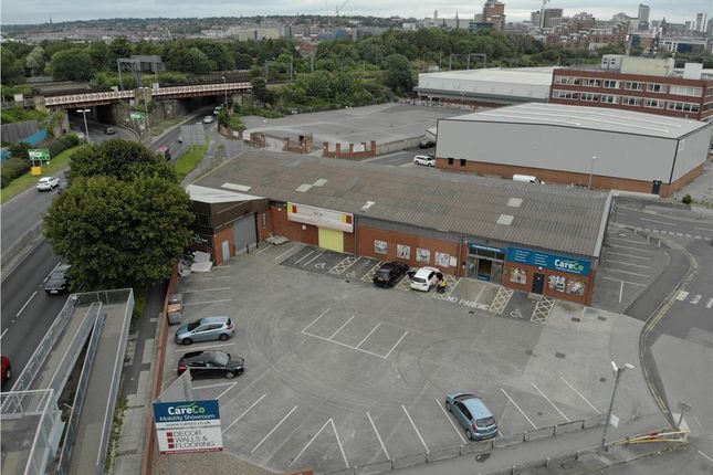 Retail premises to let in Units 3 &amp; 4 Spence Lane, Leeds, West Yorkshire