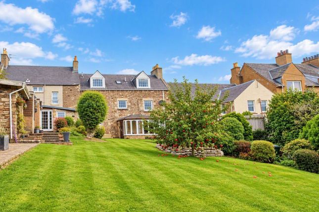 6-bed house on Castlegate, Jedburgh, £385,000