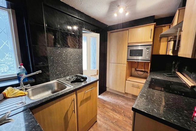 14, Airedale Road, Bradford photo 5