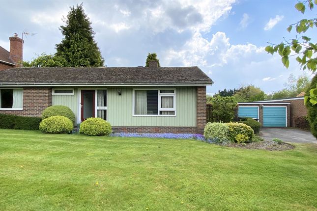 Thumbnail Bungalow for sale in Red Hill, Wateringbury