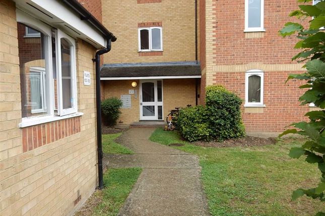 Burket Close Norwood Green Middlesex Ub2 2 Bedroom Flat To Rent