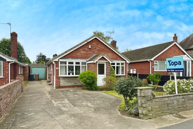 Thumbnail Bungalow for sale in High Street, Skellingthorpe, Lincoln