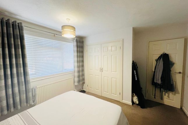 3, Crawley photo 5