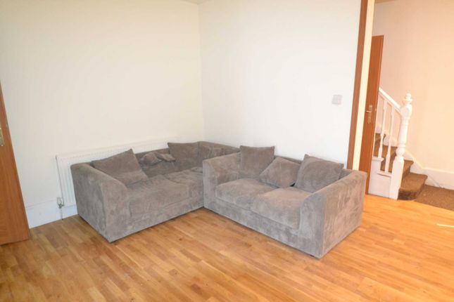 Room to rent in Drayton Gardens, West Ealing