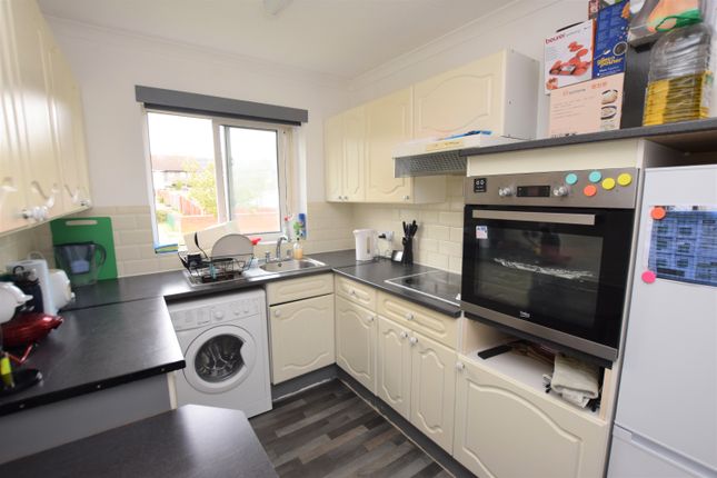Flat to rent in Charles Pell Road, Colchester